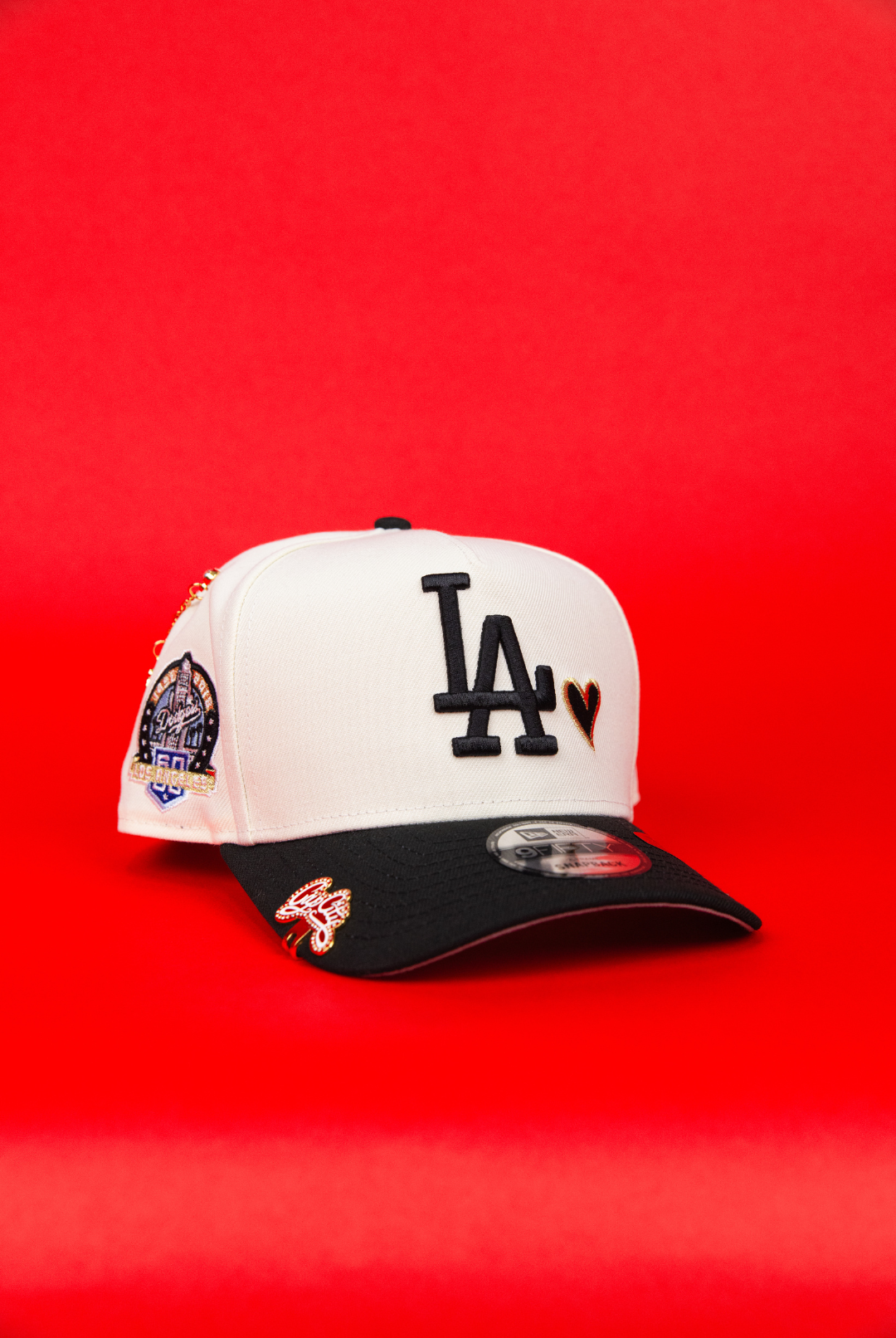 NEW ERA 9FIFTY A-FRAME CHROME/ BLACK LOS ANGELES DODGERS SNAPBACK W/ HEART + 60TH ANNIVERSARY SIDE PATCH