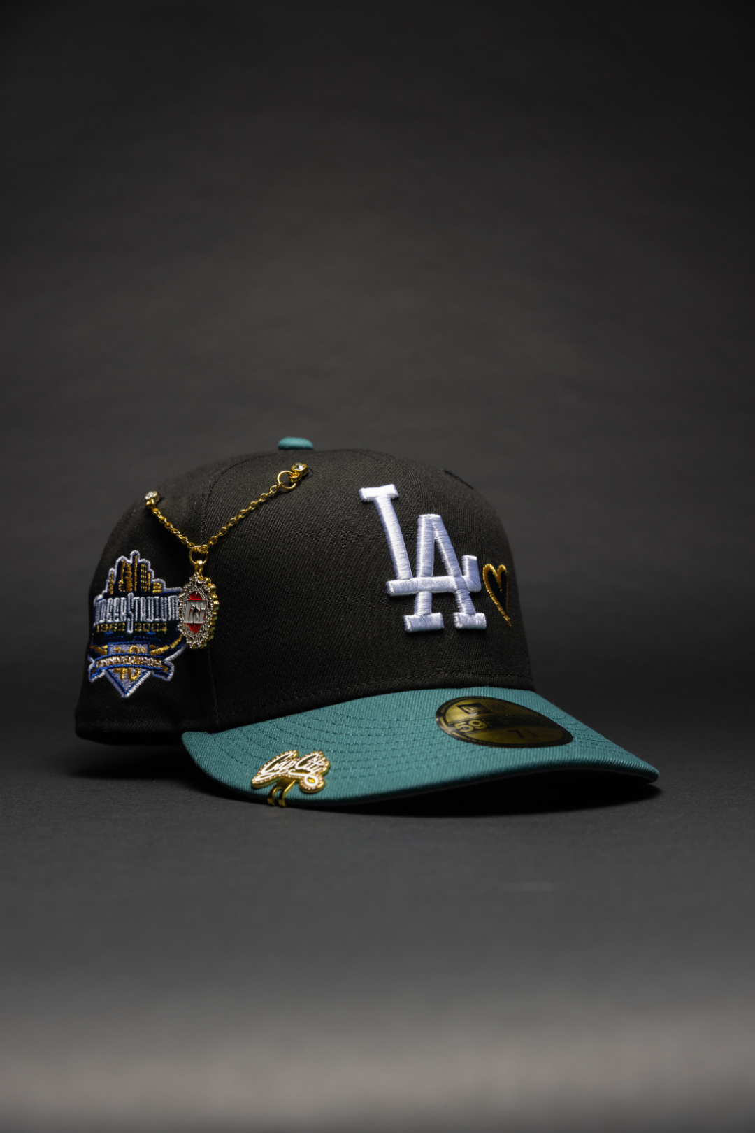 NEW ERA EXCLUSIVE 59FIFTY BLACK/PINE GREEN LOS ANGELES DODGERS W/ HEART + 40TH ANNIVERSARY SIDE PATCH