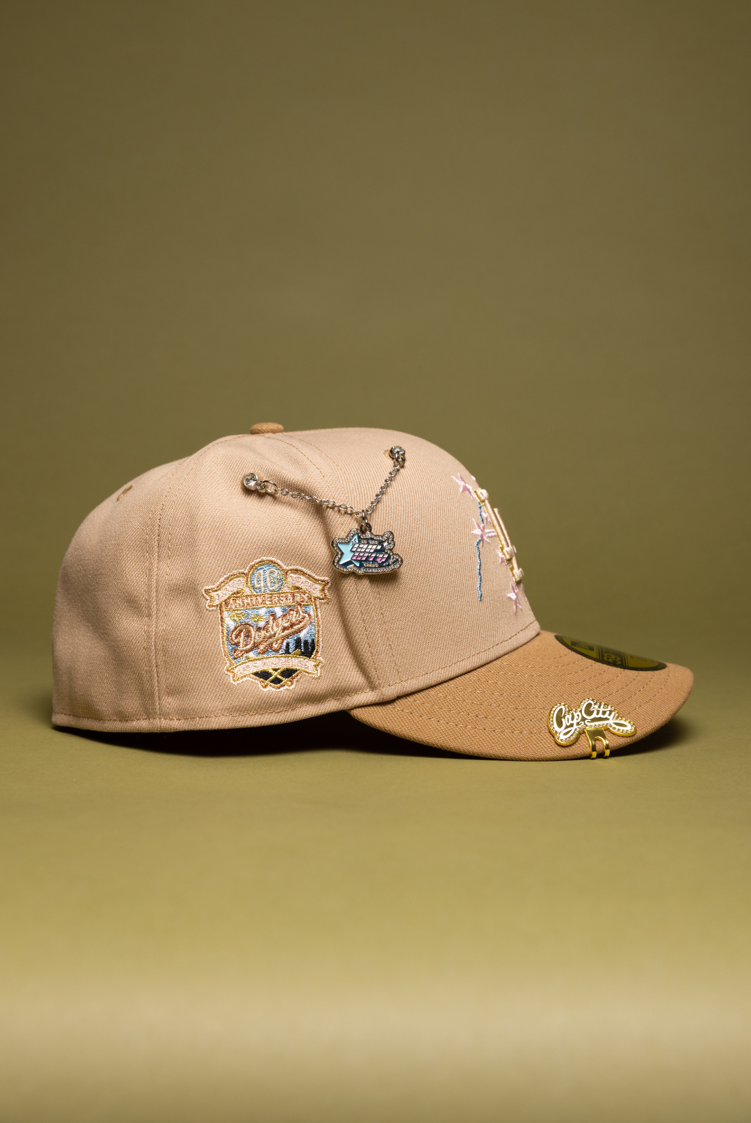 NEW ERA EXCLUSIVE 59FIFTY BEIGE LOS ANGELES DODGERS W/ EMBROIDERY + 40TH ANNIVERSARY SIDE PATCH