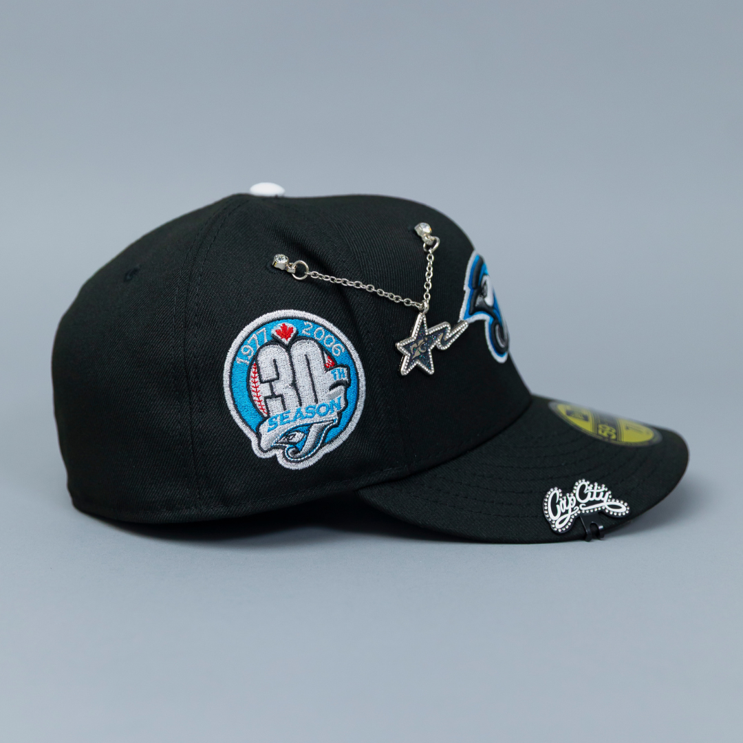 NEW ERA 59FIFTY BLACK TORONTO BLUE JAYS W/ 30TH SEASON SIDE PATCH