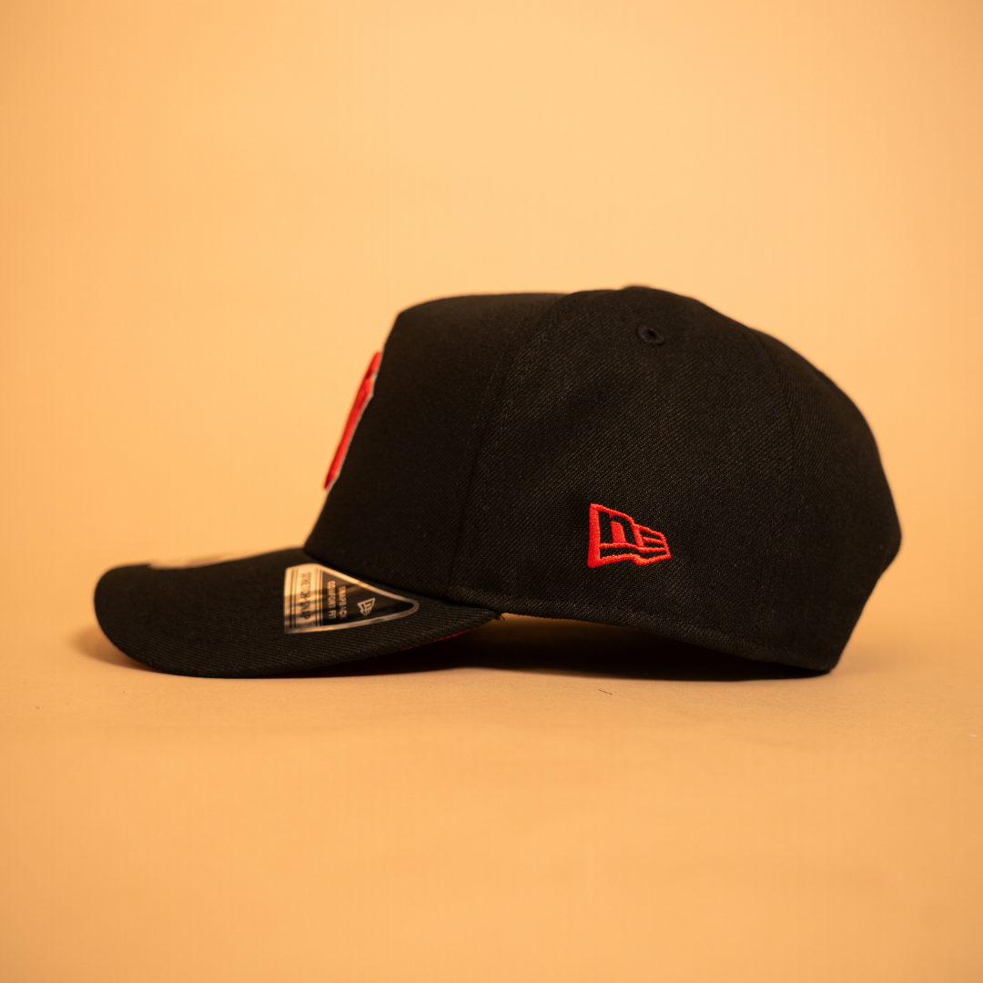 NEW ERA EXCLUSIVE 9FIFTY A-FRAME BLACK NEW YORK YANKEES SNAPBACK W/ 1999 WORLD SERIES SIDE PATCH