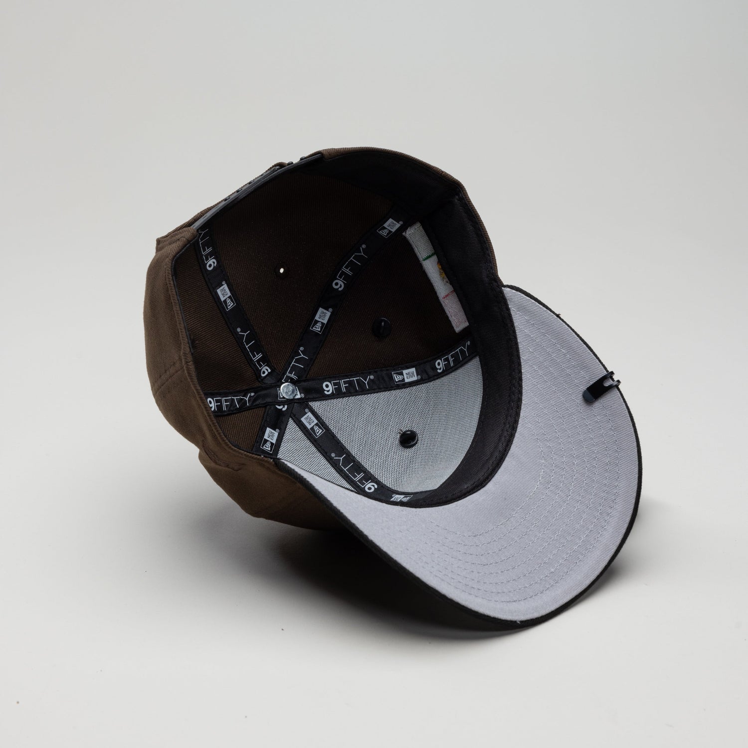 NEW ERA EXCLUSIVE 9FIFTY BROWN/BLACK MEXICO SNAPBACK W/ MEXICO FLAG SIDE PATCH