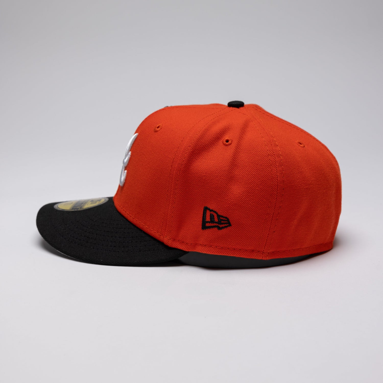 NEW ERA 59FIFTY NEON ORANGE/BLACK ATLANTA BRAVES W/ 40TH ANNIVERSARY SIDE PATCH