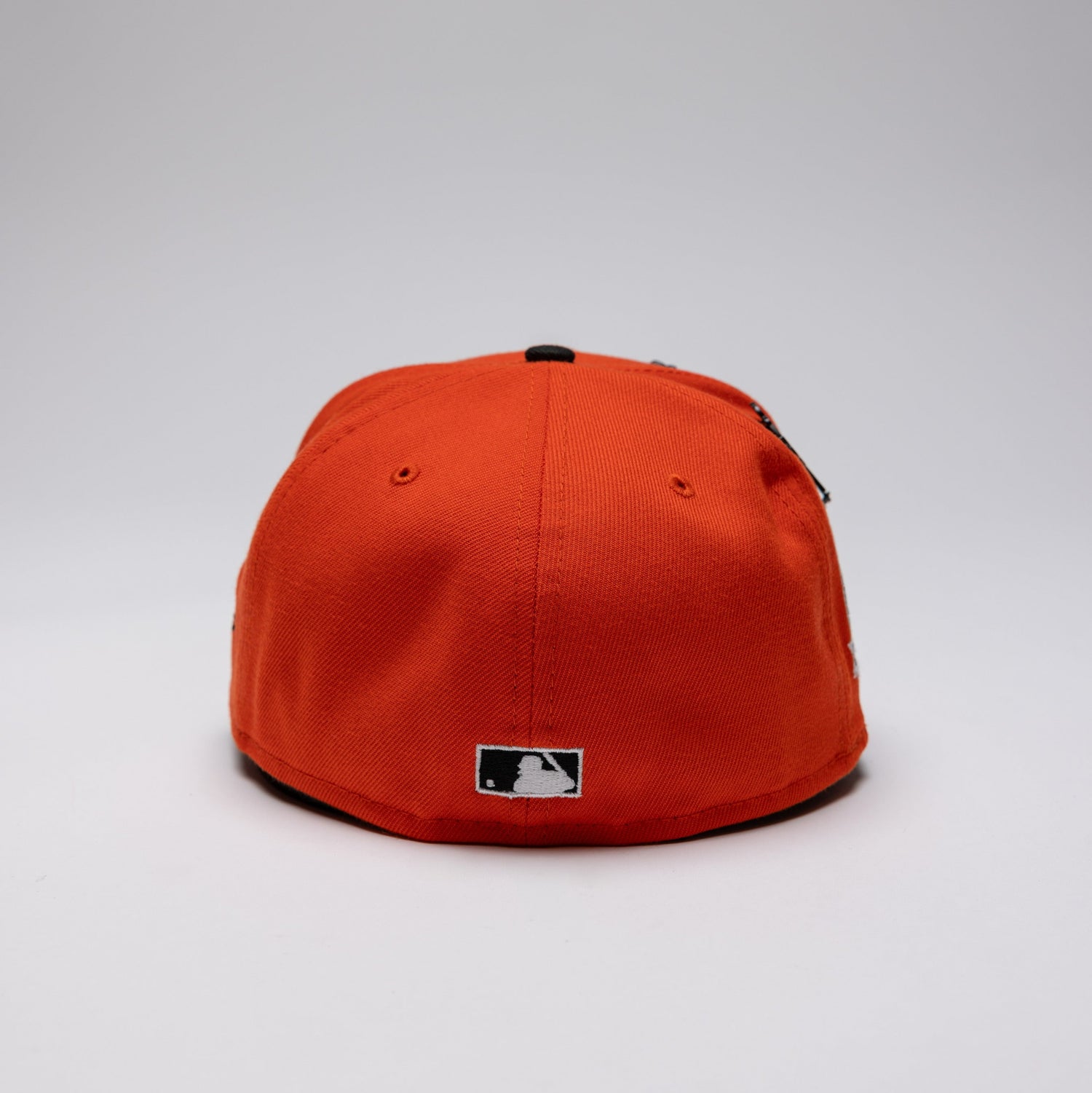 NEW ERA 59FIFTY NEON ORANGE/BLACK ATLANTA BRAVES W/ 40TH ANNIVERSARY SIDE PATCH