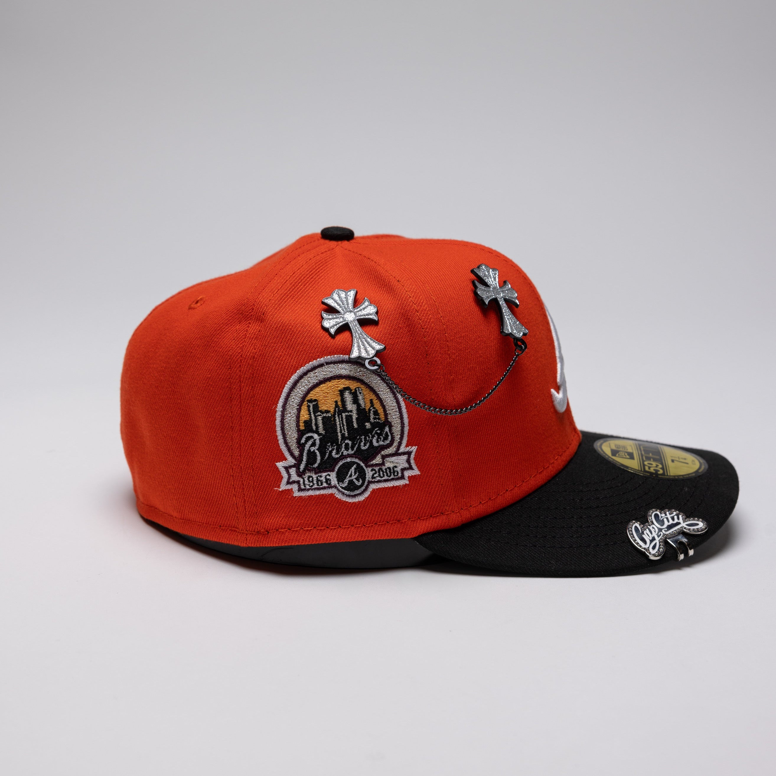 NEW ERA 59FIFTY NEON ORANGE/BLACK ATLANTA BRAVES W/ 40TH ANNIVERSARY SIDE PATCH