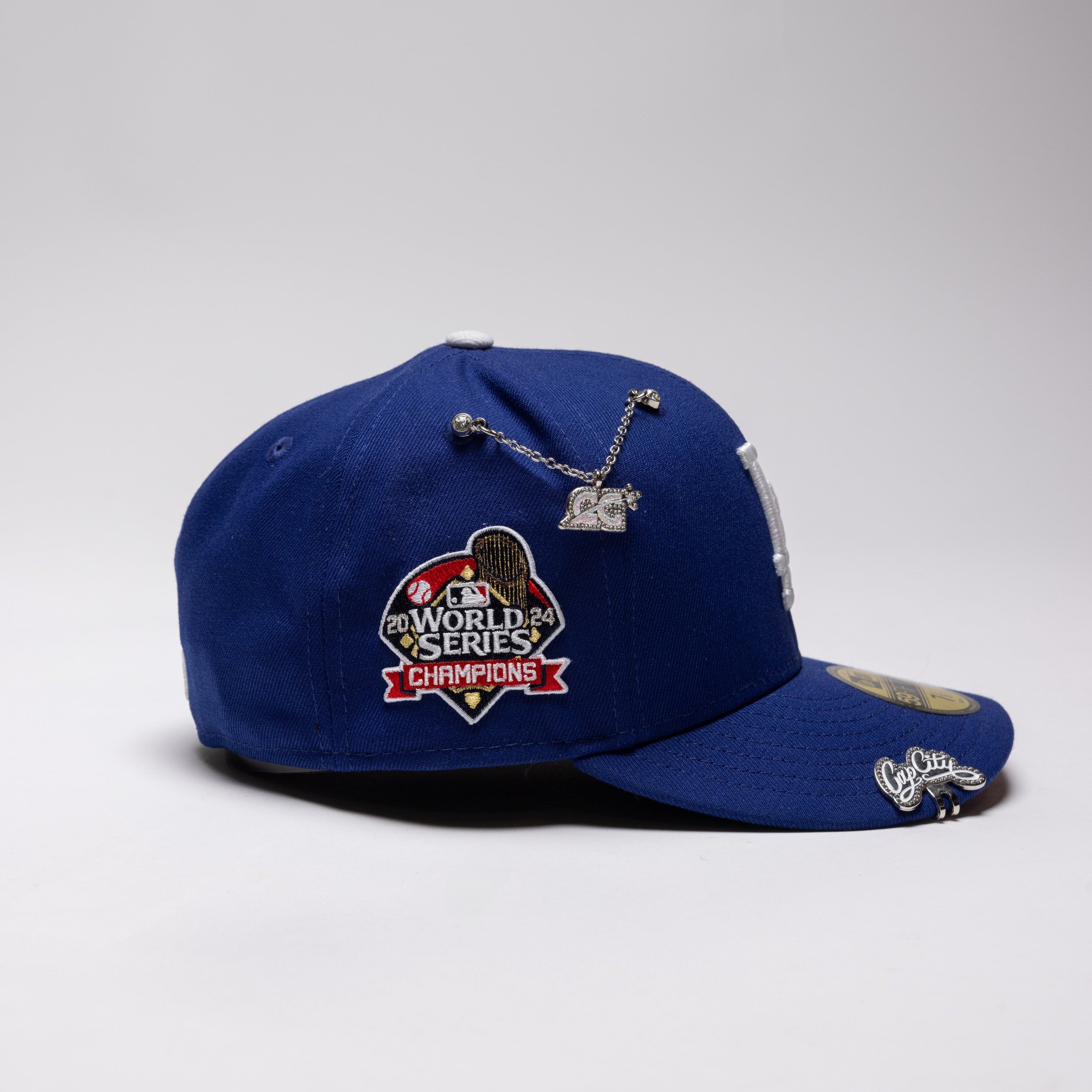EXCLUSIVO DE NEW ERA 59FIFTY NEGRO SATINADO/BURDEOS AL REVÉS LOS DODGERS DE LOS ÁNGELES CON PARCHE DEL 40 ANIVERSARIO 
