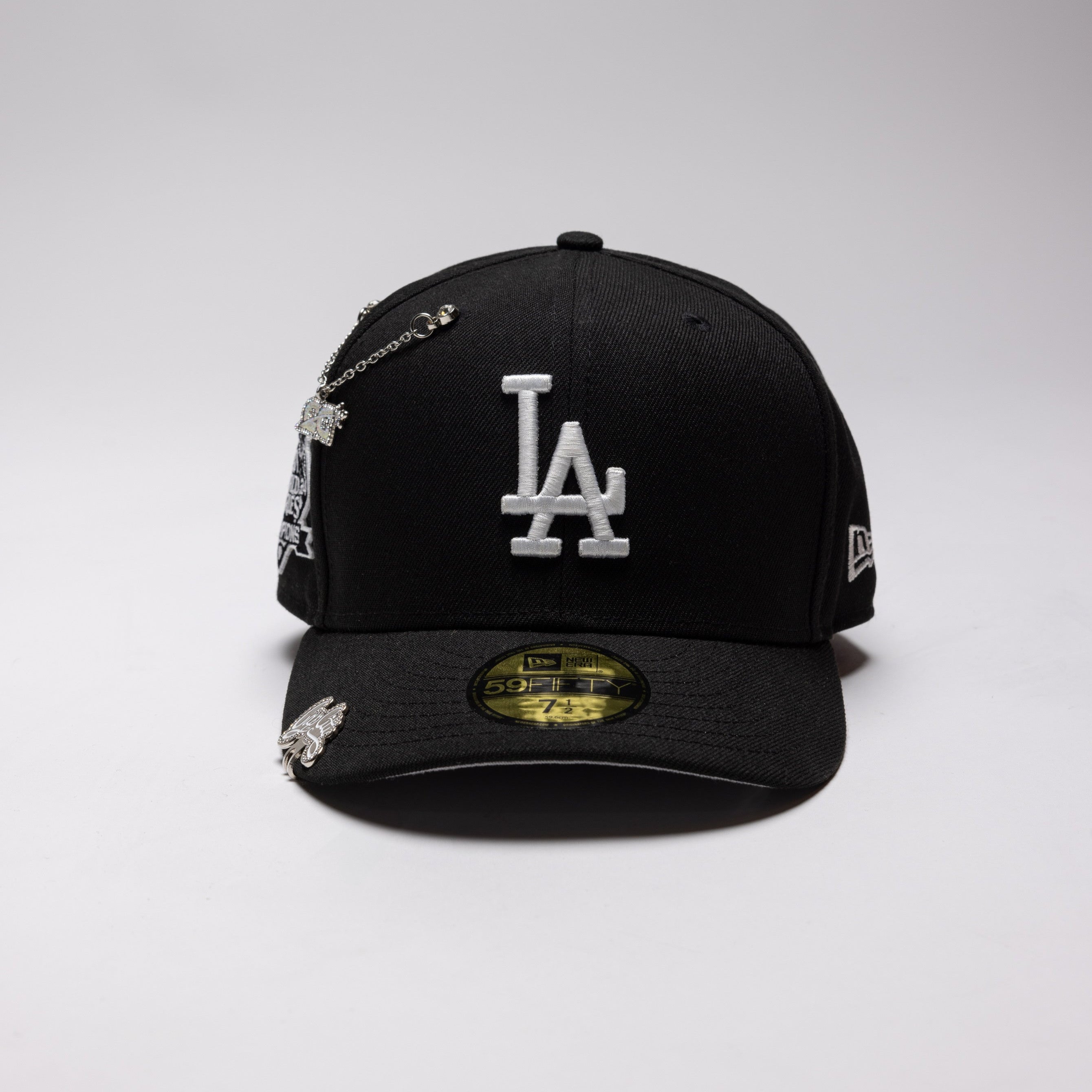 EXCLUSIVO DE NEW ERA 59FIFTY NEGRO SATINADO/BURDEOS AL REVÉS LOS DODGERS DE LOS ÁNGELES CON PARCHE DEL 40 ANIVERSARIO 