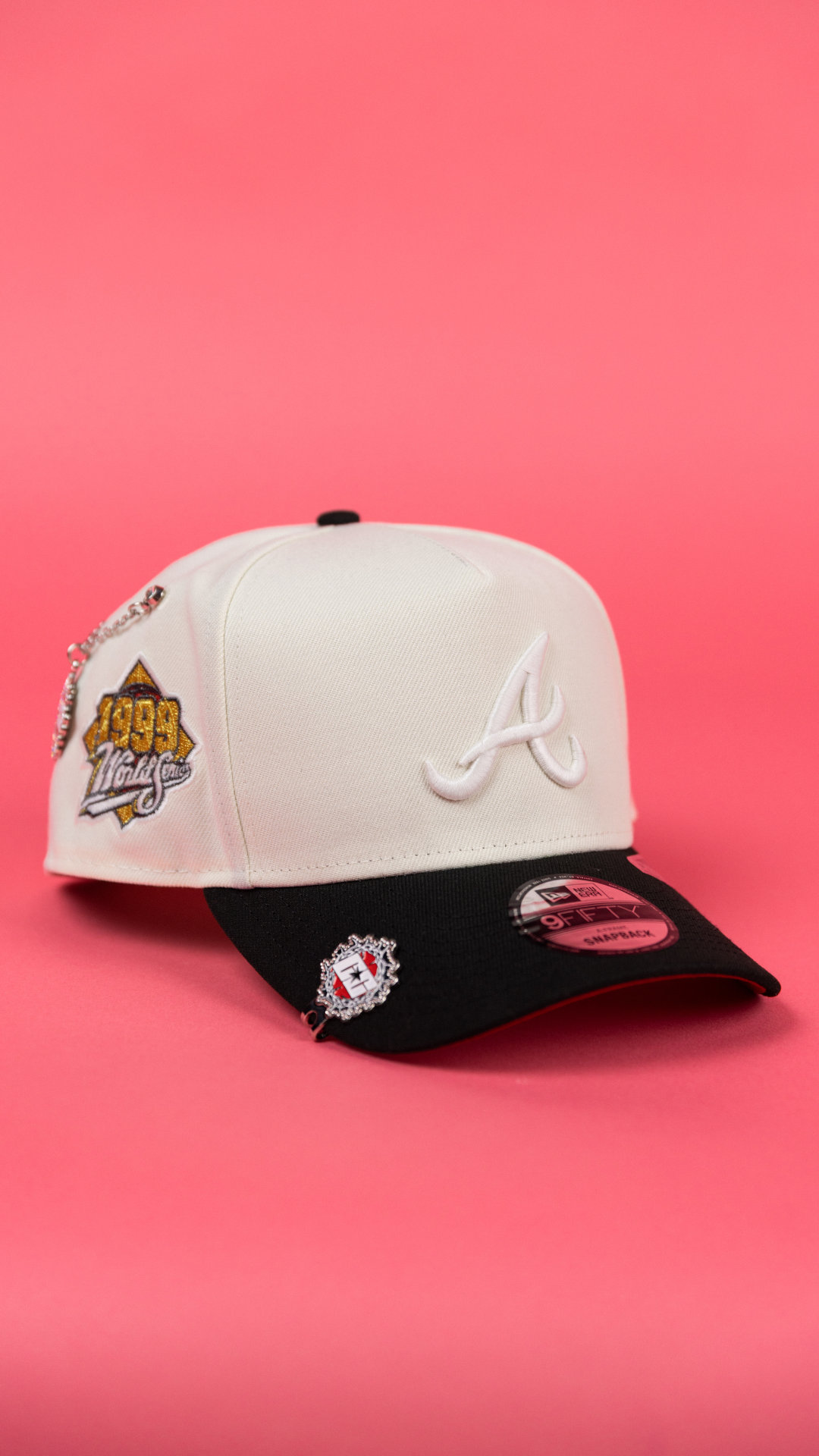 NEW ERA 9FIFTY A-FRAME CHROME/ BLACK ATLANTA BRAVES SNAPBACK W/ 1999 WORLD SERIES SIDE PATCH