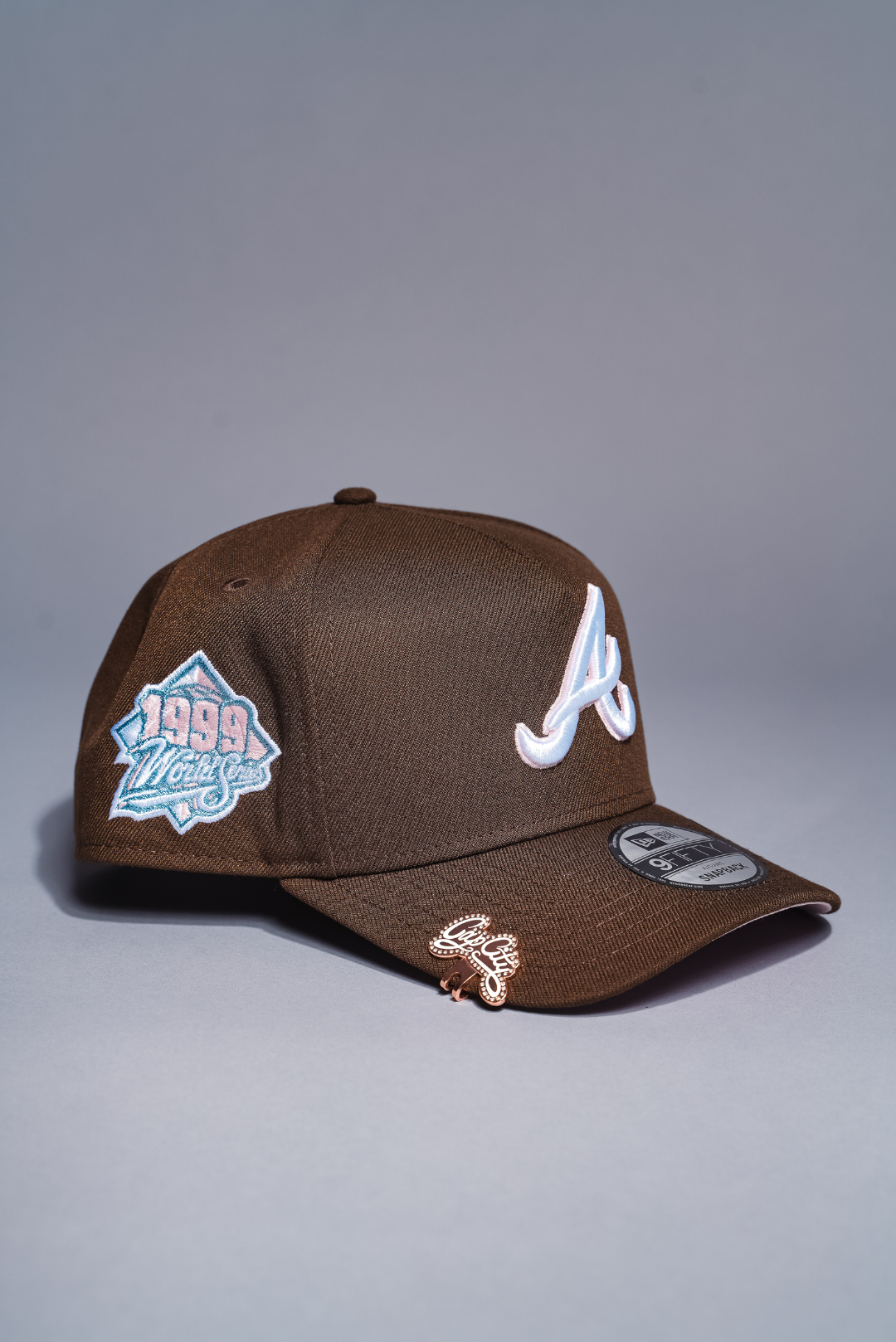NEW ERA 9FIFTY A-FRAME BROWN ATLANTA BRAVES SNAPBACK W/ 1999 WORLD SERIES SIDE PATCH