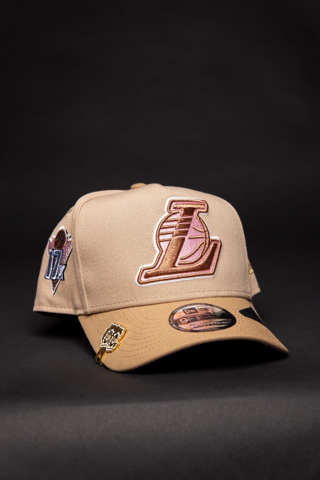 NEW ERA 9FIFTY A-FRAME LIGHT KHAKI LOS ANGELES LAKERS SNAPBACK W/ 17X CHAMPIONS SIDE PATCH
