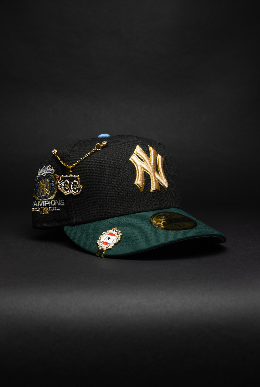 NEW ERA EXCLUSIVE 59FIFTY BLACK/FOREST GREEN NEW YORK YANKEES W/ WORLD SERIES CHAMPIONS SIDE PATCH