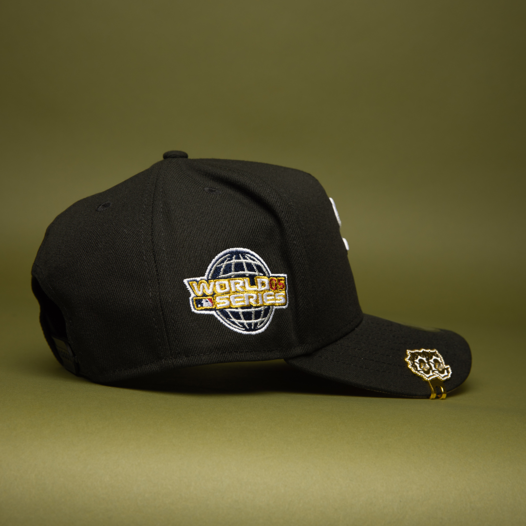 NEW ERA 9FIFTY A-FRAME BLACK CHIACGO WHITE SOX SNAPBACK W/ 2005 WORLD SERIES SIDE PATCH