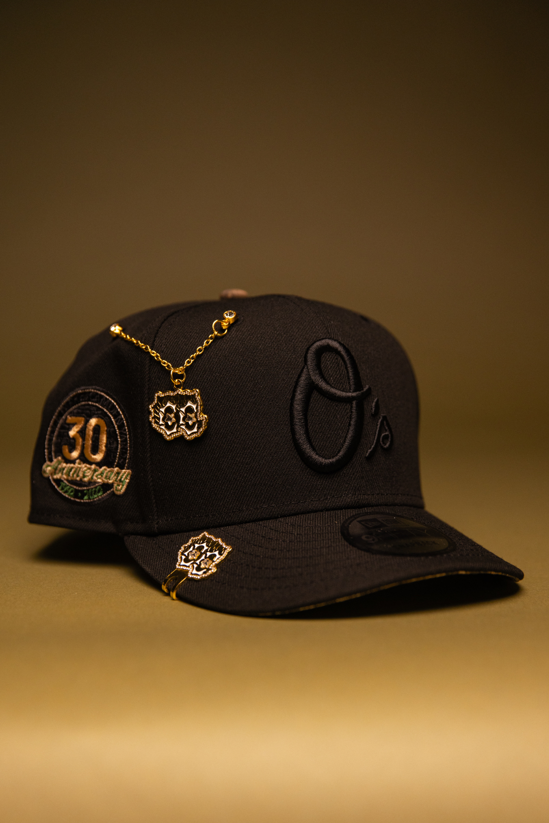 NEW ERA EXCLUSIVE 9FIFTY BLACKED OUT BALTIMORE ORIOLES SNAPBACK W/ 30TH ANNIVERSARY SIDE PATCH