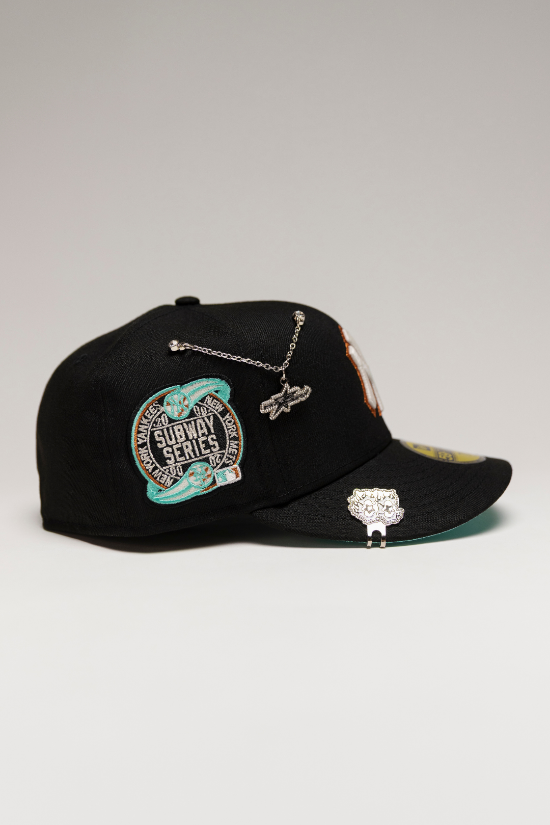 NEW ERA EXCLUSIVE 59FIFTY BLACK NEW YORK YANKEES W/ SUBWAY SERIES SIDE PATCH