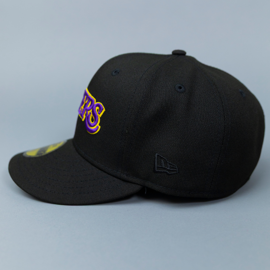 NEW ERA EXCLUSIVE 59FIFTY BLACK LOS ANGELES LAKERS SCRIPT W/ 17X CHAMPIONS SIDE PATCH