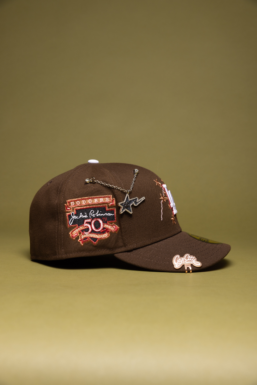 NEW ERA EXCLUSIVE 59FIFTY BROWN LOS ANGELES DODGERS W/ EMBROIDERY + JACKIE ROBINSON SIDE PATCH