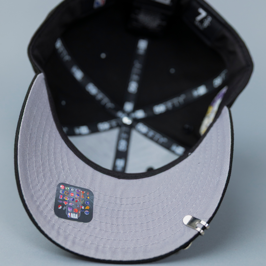 NEW ERA EXCLUSIVE 59FIFTY BLACK LOS ANGELES LAKERS SCRIPT W/ 17X CHAMPIONS SIDE PATCH