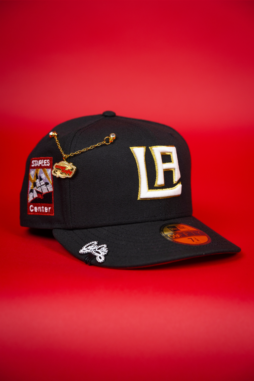 NEW ERA EXCLUSIVE 59FIFTY BLACK LOS ANGELES KINGS W/ STAPLES CENTER SIDE PATCH