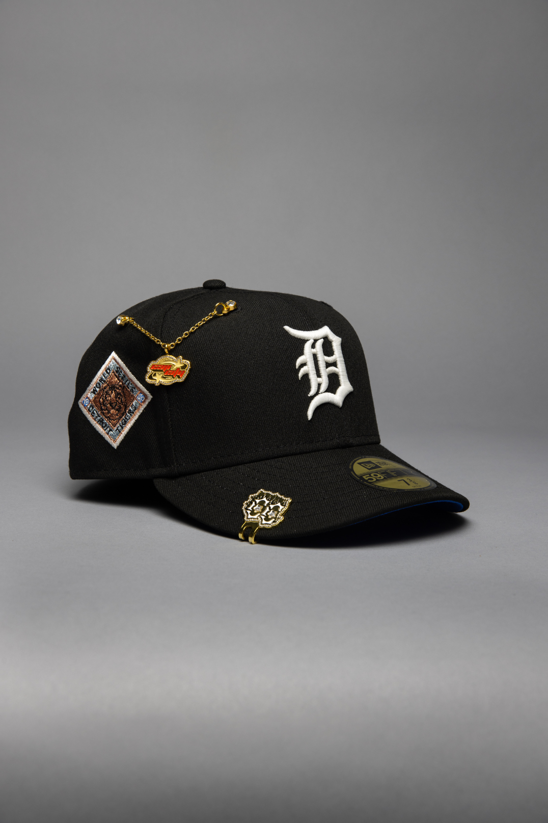 NEW ERA EXCLUSIVE 59FIFTY BLACK DETROIT TIGERS W/ 1945 WORLD SERIES SIDE PATCH