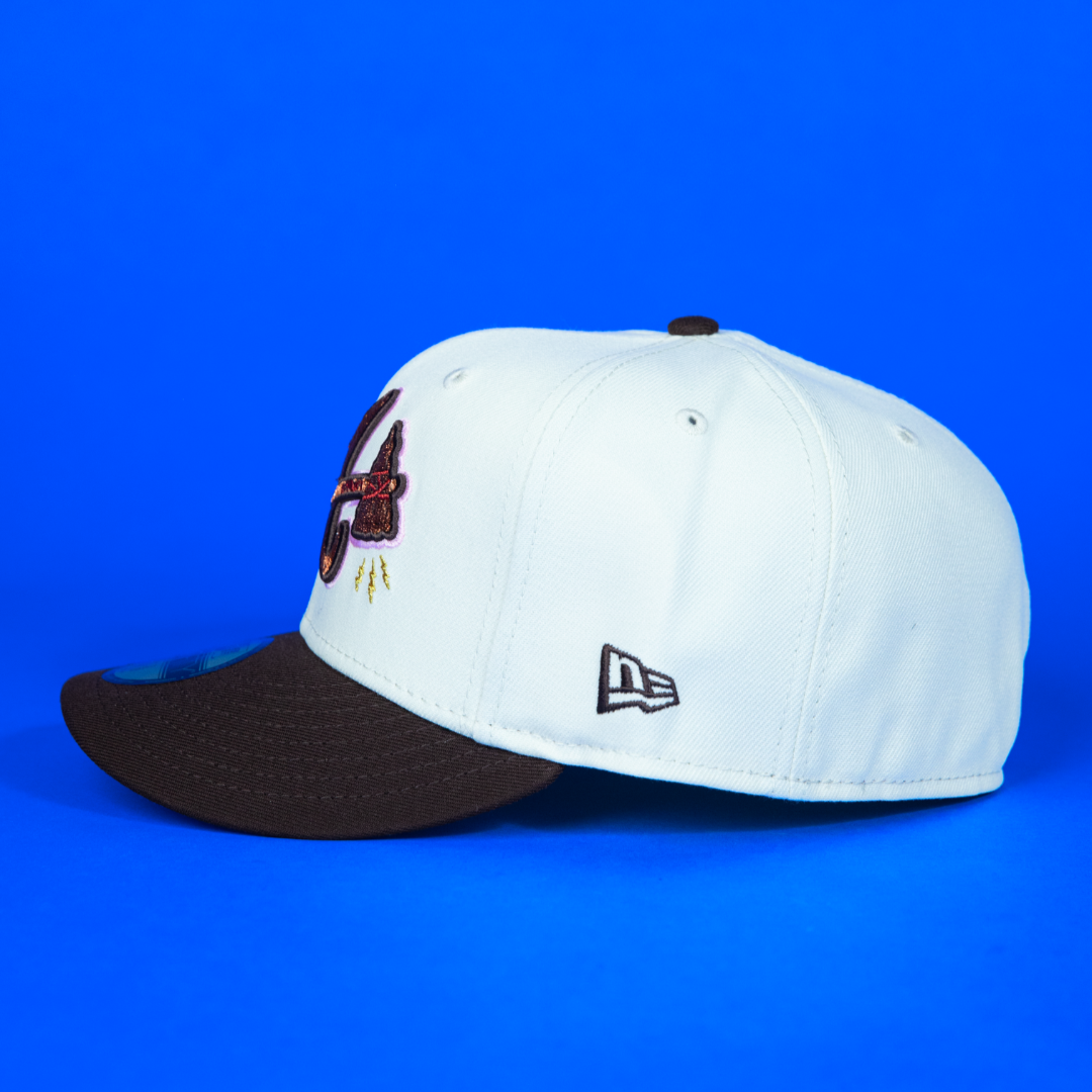 NEW ERA 59FIFTY CHROME/WALNUT ATLANTA BRAVES W/ 1999 WORLD SERIES SIDE PATCH