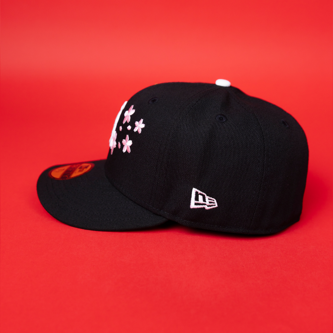 NEW ERA EXCLUSIVE 59FIFTY BLACK CHICAGO WHITE SOX W/ FLORAL EMBROIDERY + COMISKEY PARK SIDE PATCH