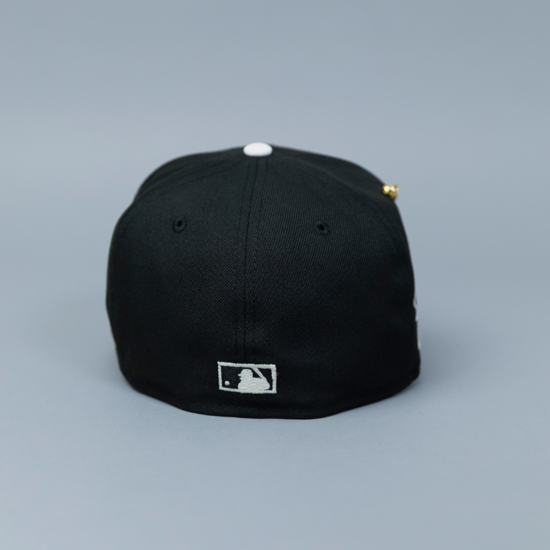 NEW ERA 59FIFTY BLACK ATLANTA BRAVES W/ 1999 WORLD SERIES SIDE PATCH