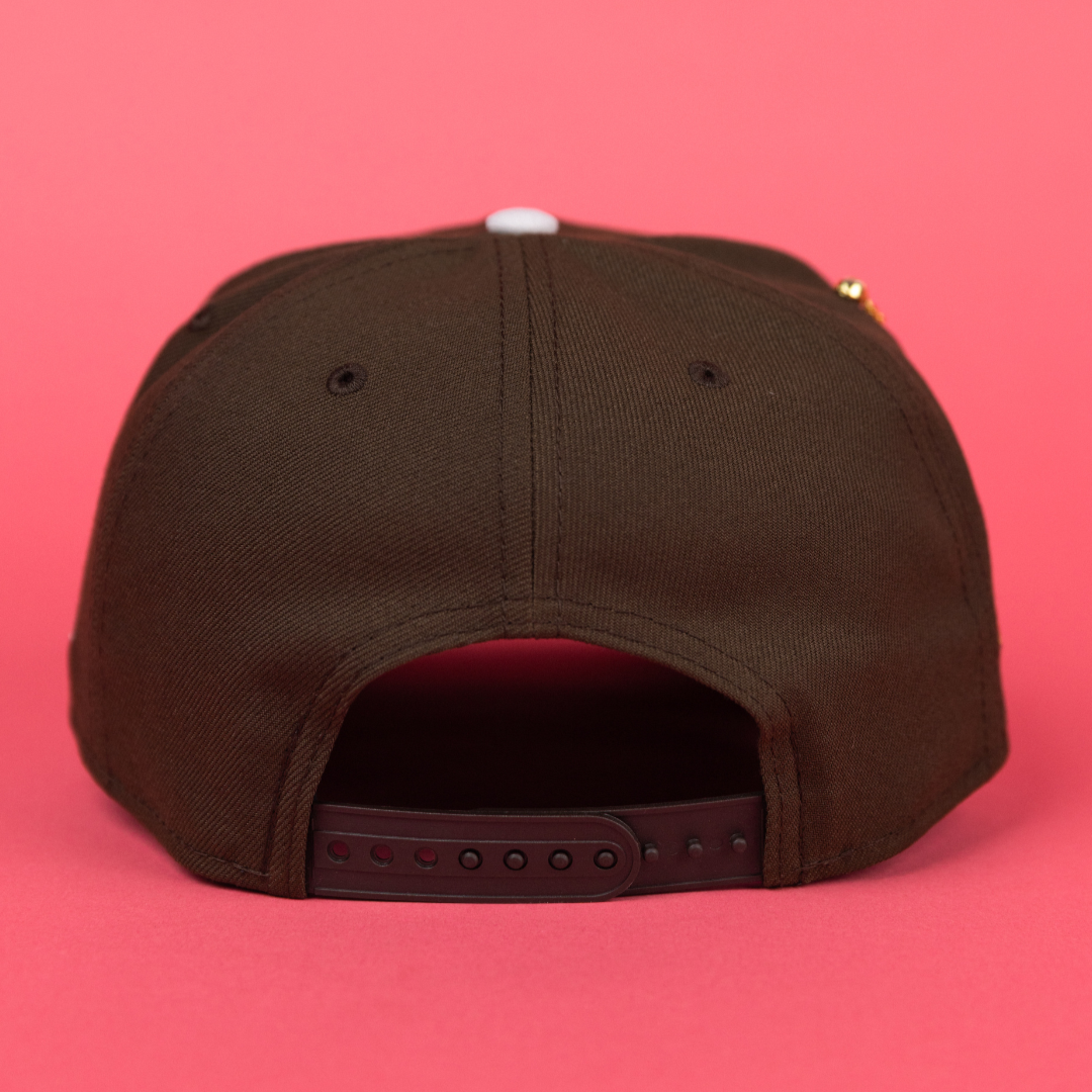 NEW ERA EXCLUSIVE 9FIFTY BROWN CHICAGO WHITE SOX SNAPBACK W/ PINK ROSE + WORLD SERIES CHAMPIONS SIDE PATCH