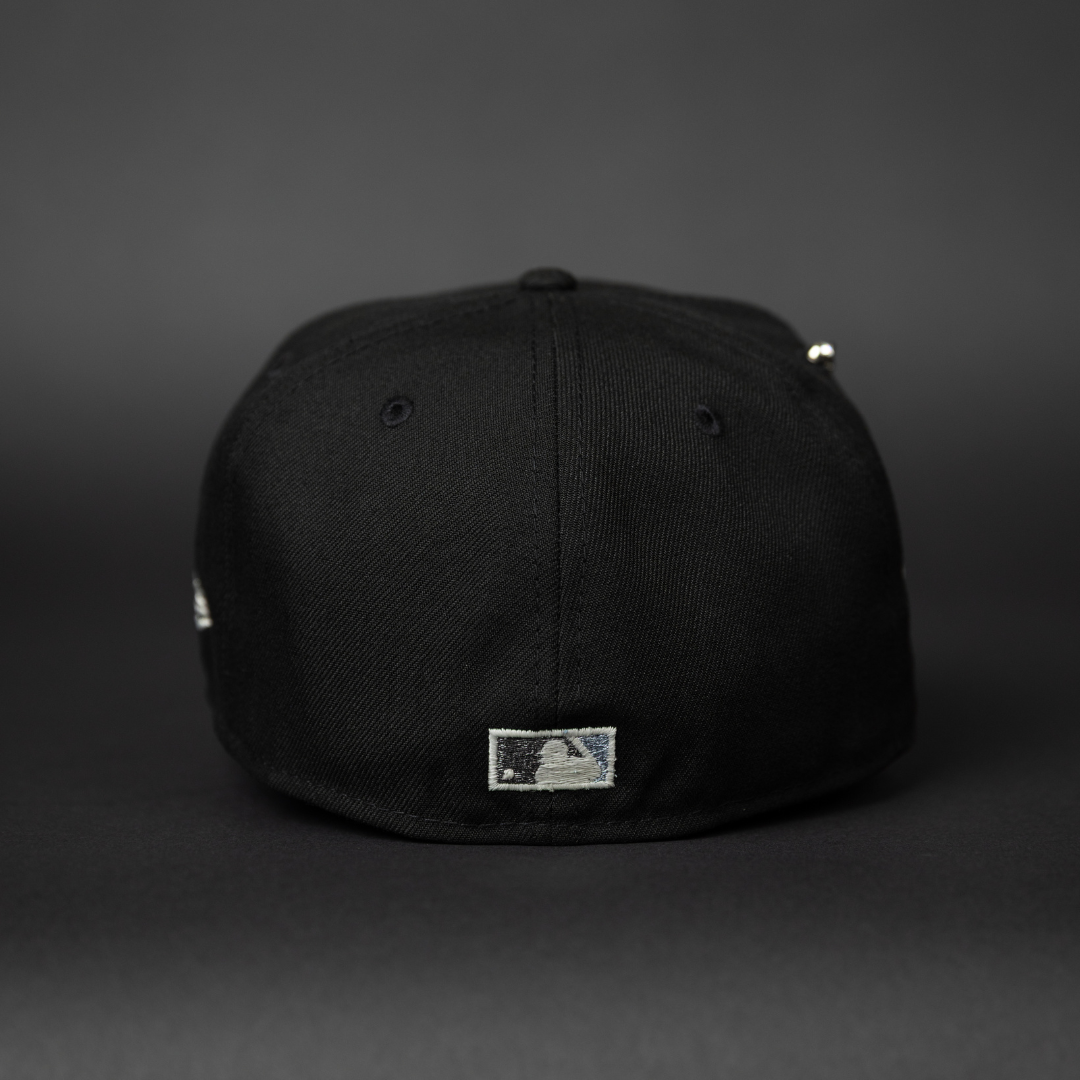 NEW ERA EXCLUSIVE 59FIFTY BLACK ATLANTA BRAVES W/ 1999 WORLD SERIES SIDE PATCH