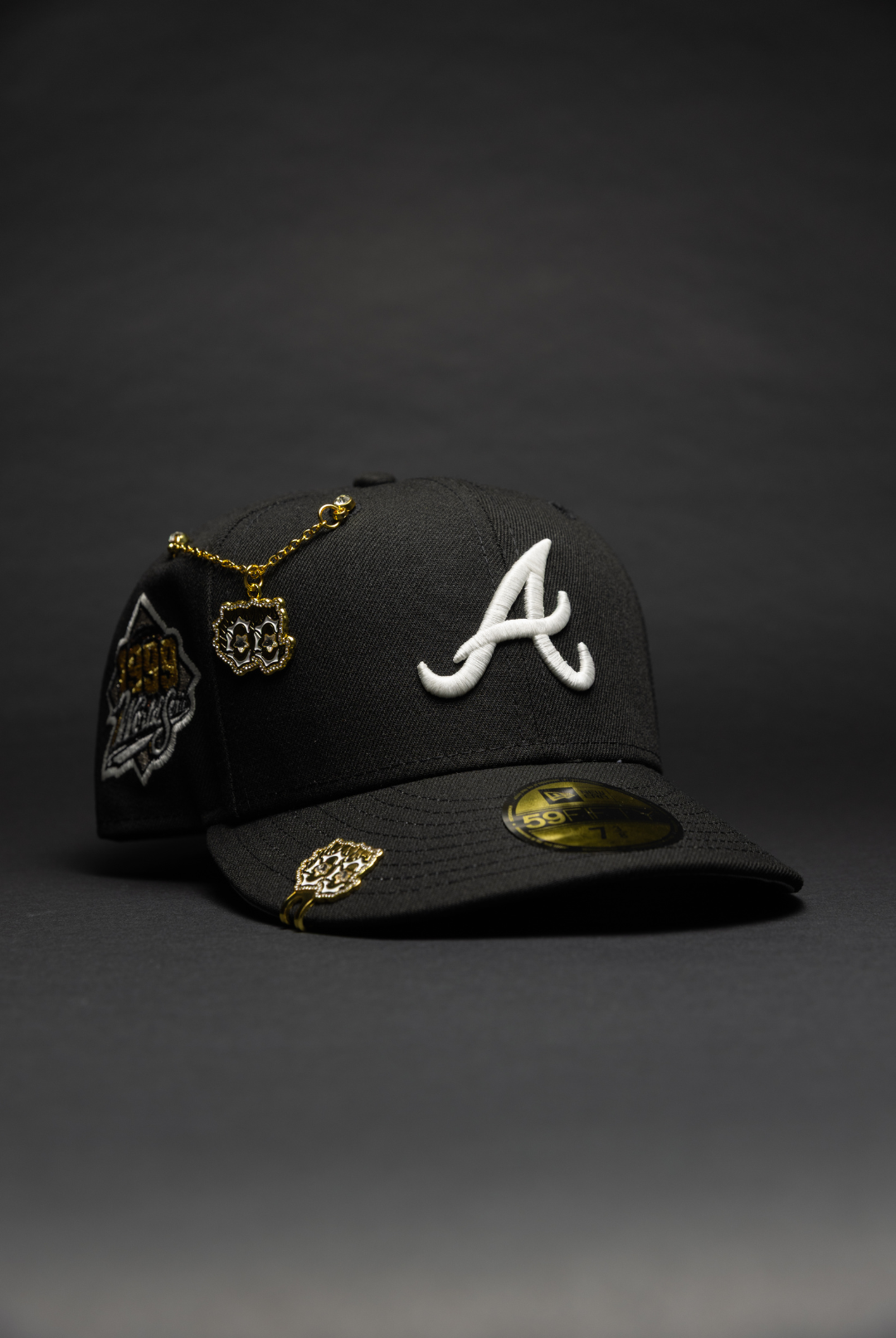 NEW ERA EXCLUSIVE 59FIFTY BLACK ATLANTA BRAVES W/ 1999 WORLD SERIES SIDE PATCH