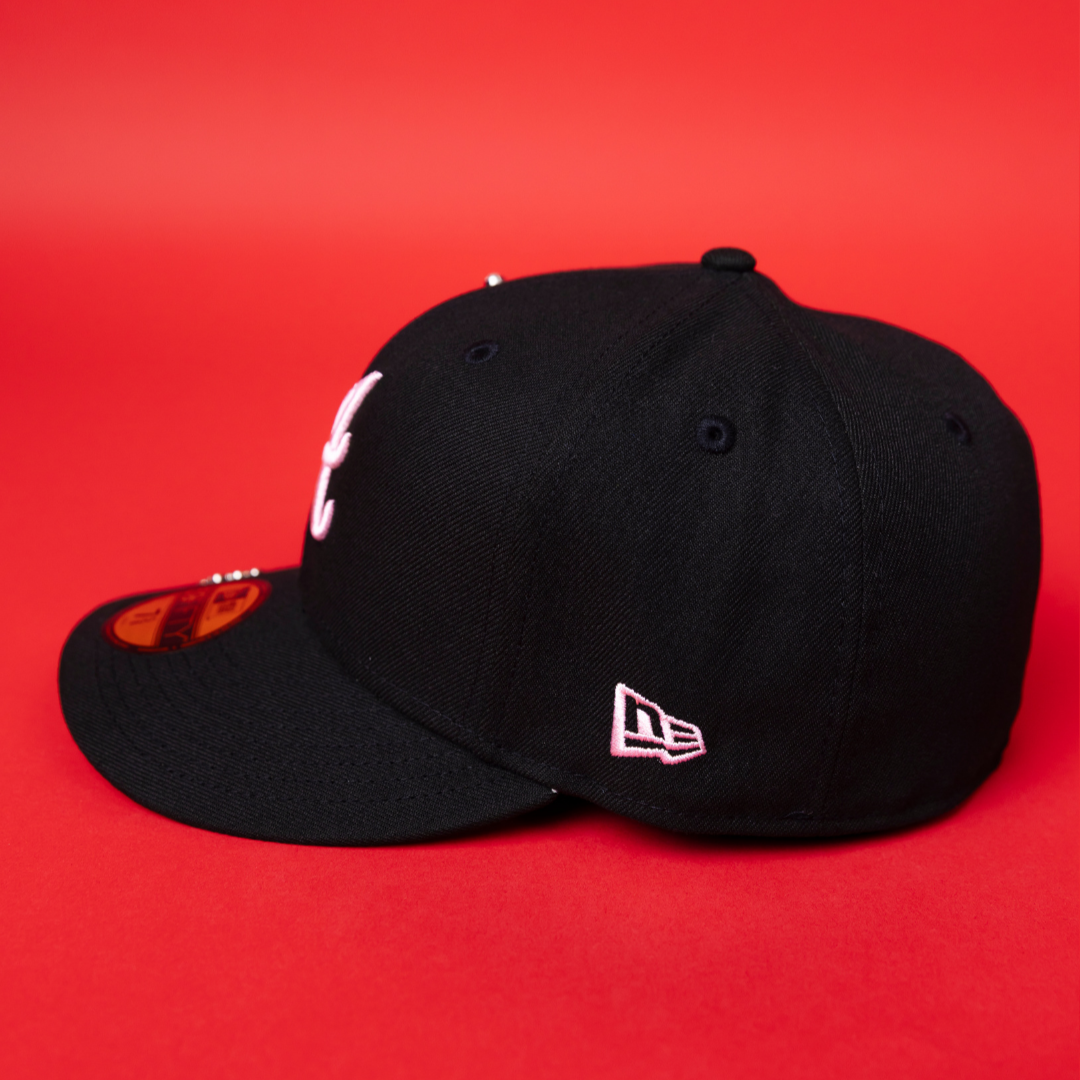 NEW ERA EXCLUSIVE 59FIFTY BLACK ATLANTA BRAVES W/ PINK ROSES + 1999 WORLD SERIES SIDE PATCH