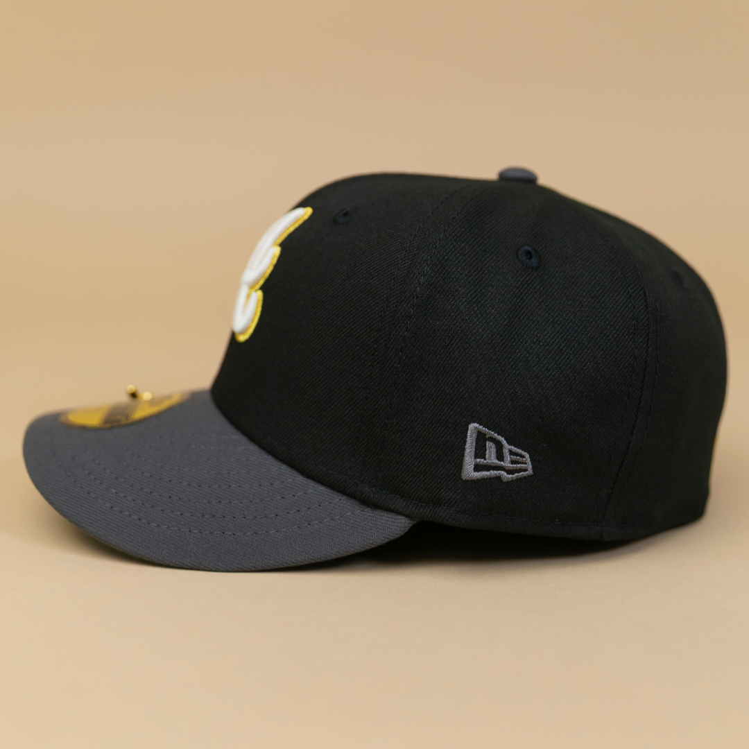 NEW ERA 59FIFTY BLACK/ GREY ATLANTA BRAVES W/ 1999 WORLD SERIES SIDE PATCH