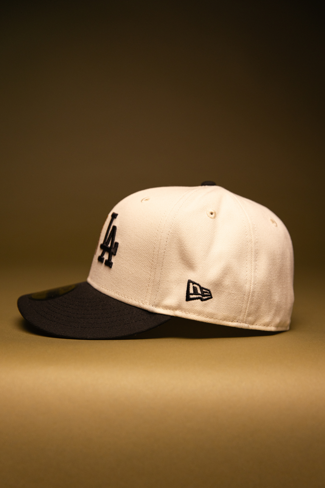 NEW ERA EXCLUSIVE 59FIFTY CHROME/BLACK NEW YORK YANKEES X LOS ANGELES