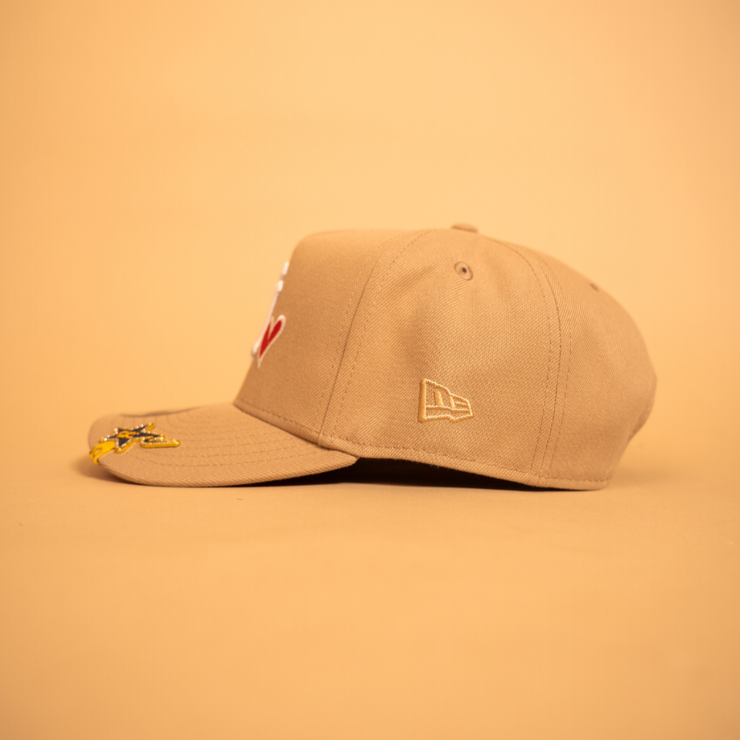 NEW ERA EXCLUSIVE 9FIFTY A-FRAME LIGHT KHAKI NEW YORK YANKEES SNAPBACK W/ RED HEART + 1956 WS SIDE PATCH