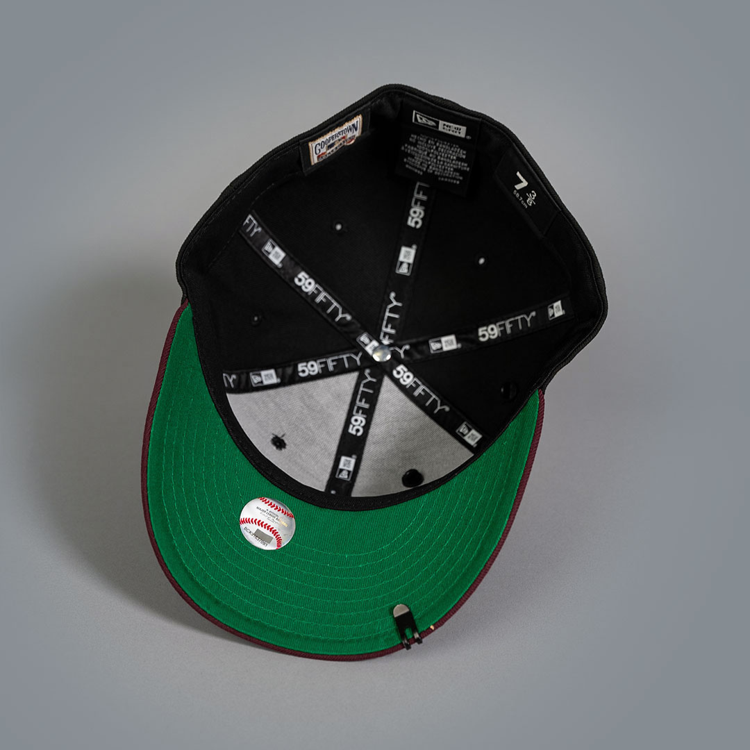 NEW ERA 59FIFTY BLACK/ BURGUNDY ATLANTA BRAVES W/ 1999 WORLD SERIES SIDE PATCH