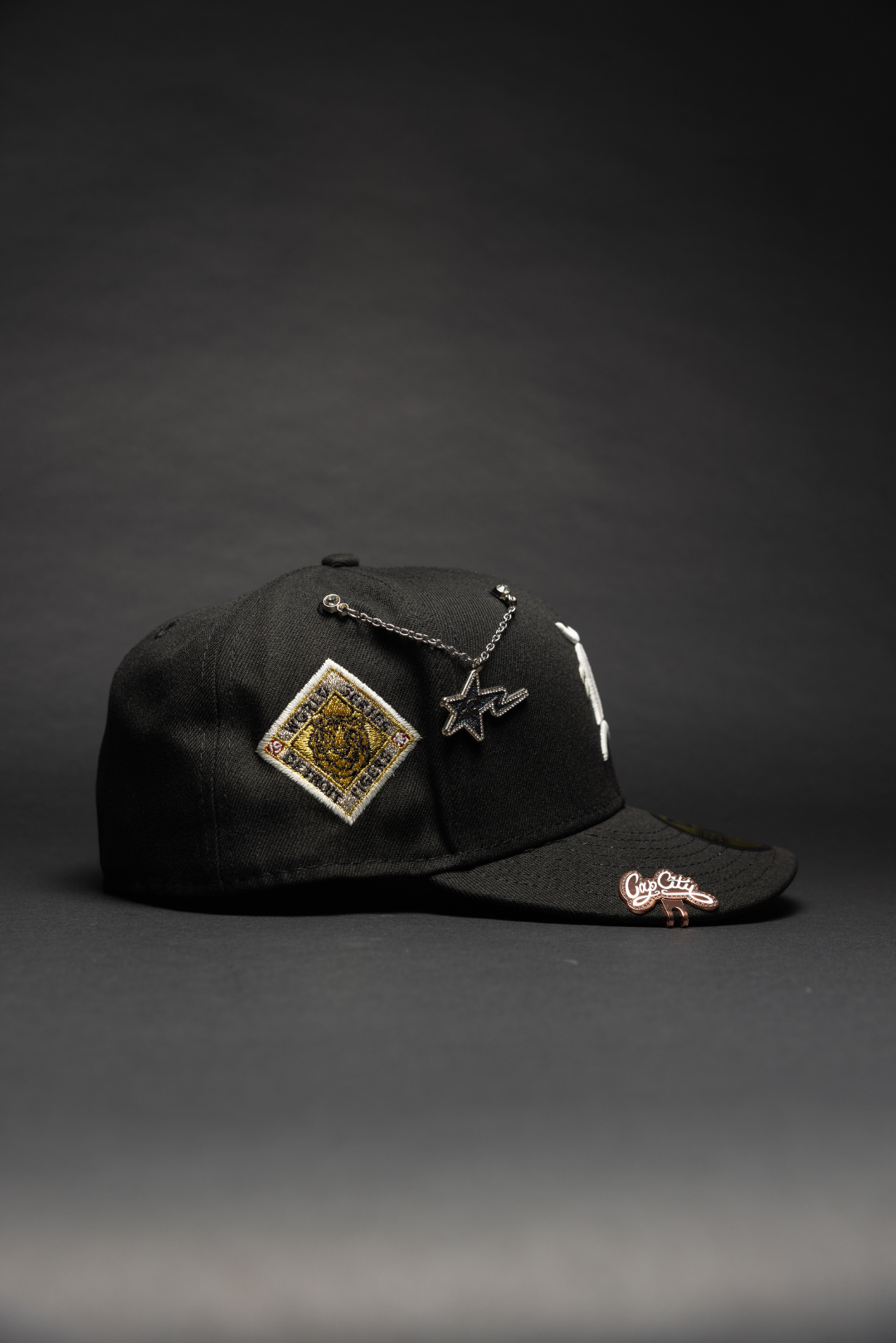 NEW ERA EXCLUSIVE 59FIFTY BLACK DETROIT TIGERS W/ 1945 WORLD SERIES SIDE PATCH