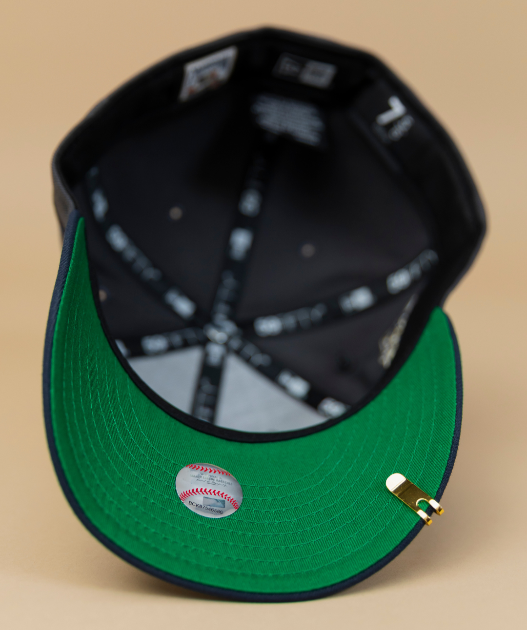 NEW ERA EXCLUSIVE 59FIFTY GREY/ NAVY NEW YORK YANKEES W/ 1999 WORLD SERIES SIDE PATCH