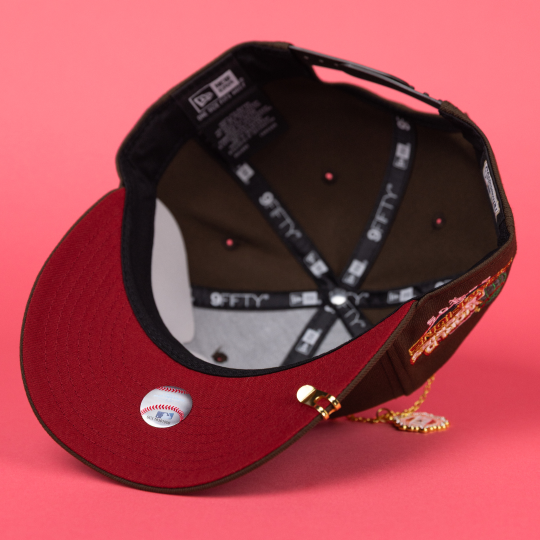 NEW ERA EXCLUSIVE 9FIFTY BROWN CHICAGO WHITE SOX SNAPBACK W/ PINK ROSE + WORLD SERIES CHAMPIONS SIDE PATCH
