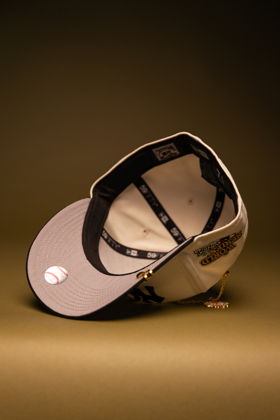 NEW ERA EXCLUSIVE 59FIFTY CHROME/BLACK NEW YORK YANKEES X LOS ANGELES