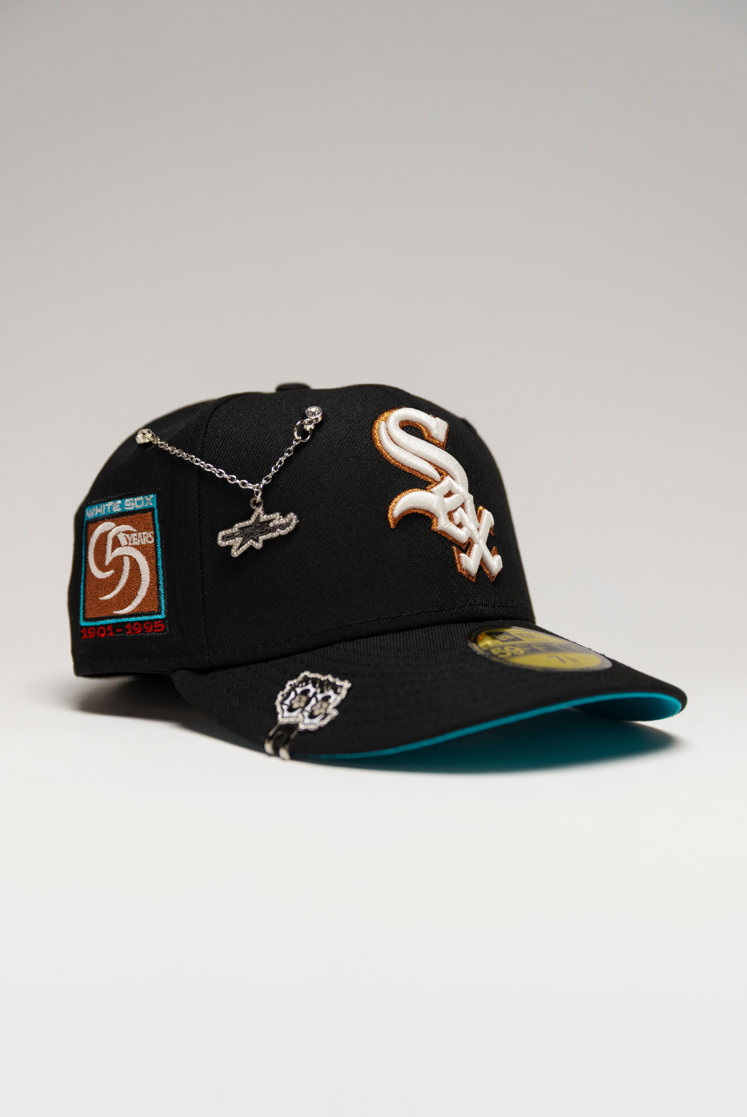 NEW ERA EXCLUSIVE 59FIFTY BLACK CHICAGO WHITE SOX W/ 95TH ANIVERSARY SIDE PATCH