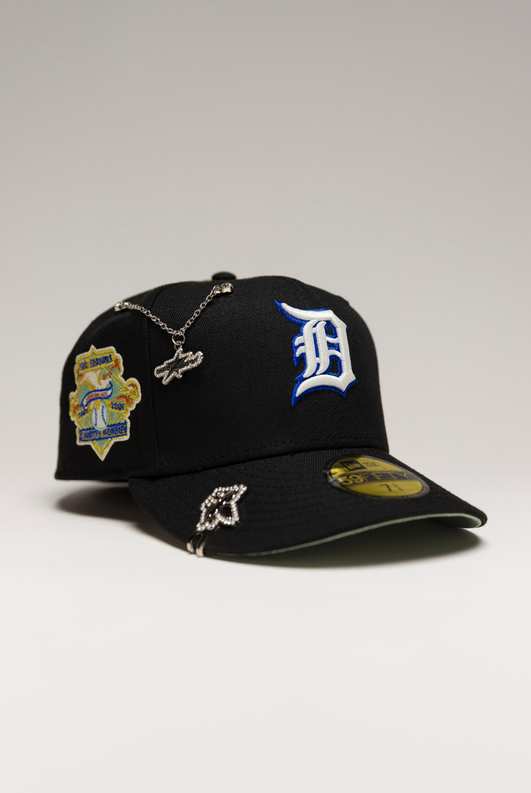NEW ERA EXCLUSIVE 59FIFTY BLACK DETROIT TIGERS W/ 100TH SEASON SIDE PATCH