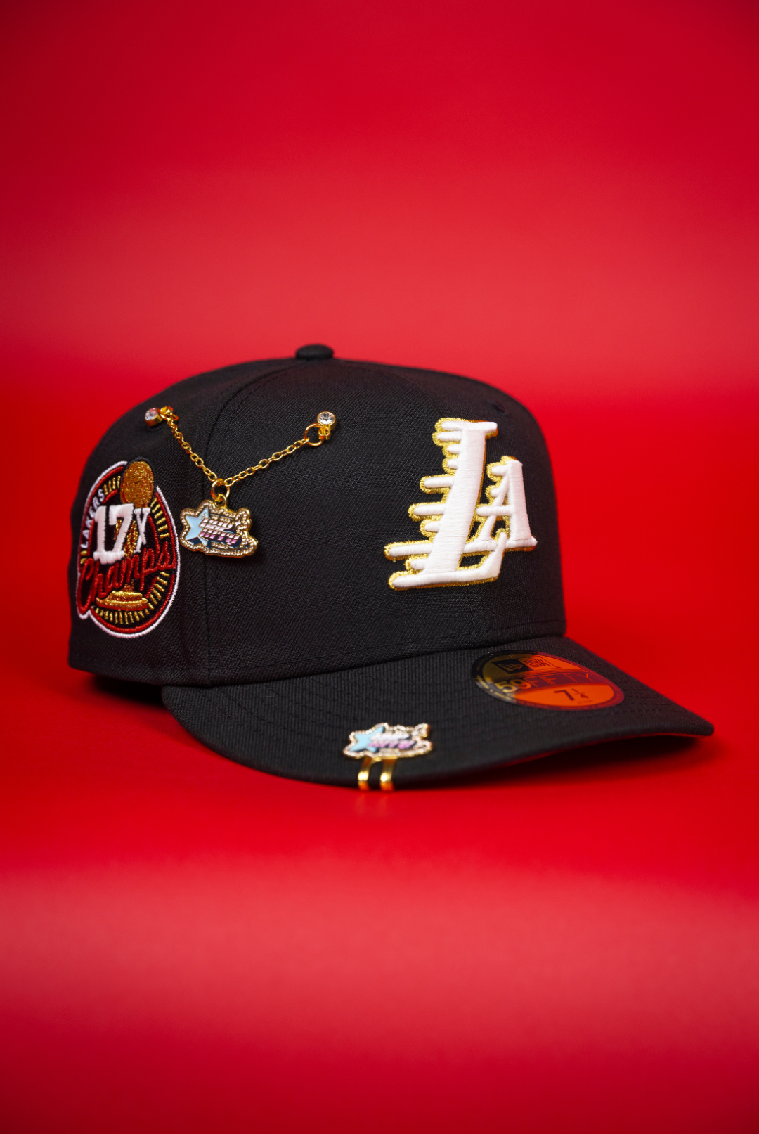 NEW ERA EXCLUSIVE 59FIFTY BLACK LOS ANGELES LAKERS W/ 17X CHAMPIONS SIDE PATCH