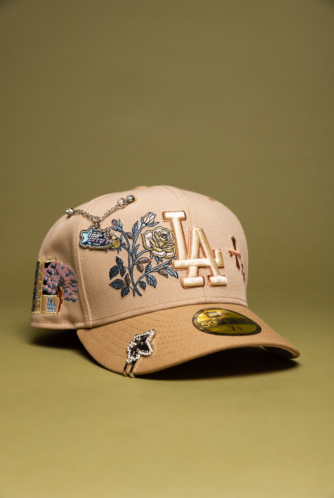 NEW ERA EXCLUSIVE 59FIFTY BEIGE LOS ANGELES DODGERS W/ BLOOMING ROSE + TOKYO SERIES SIDE PATCH