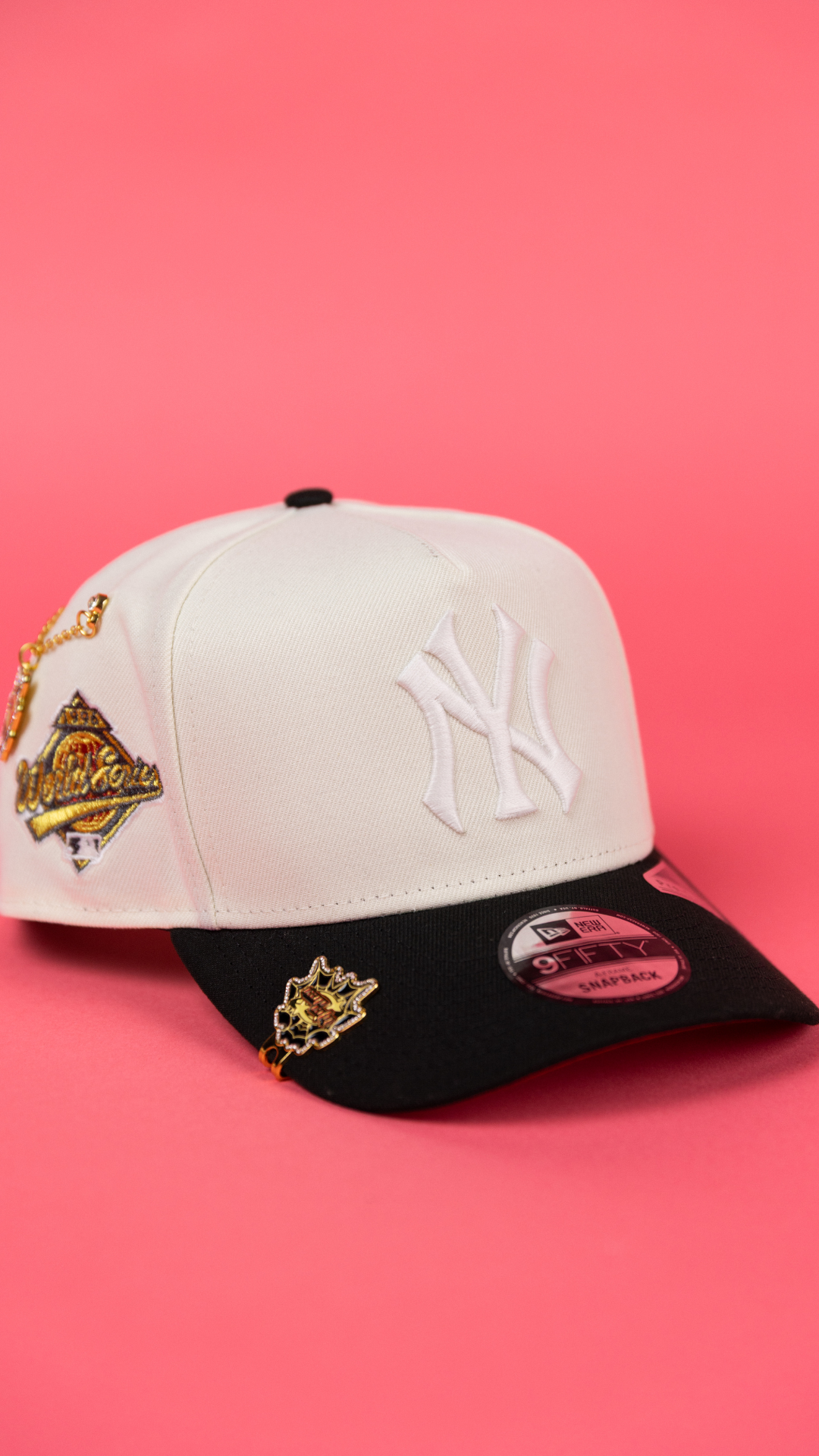 NEW ERA 9FIFTY A-FRAME CHROME/ BLACK NEW YORK YANKEES SNAPBACK W/ 1996 WORLD SERIES SIDE PATCH