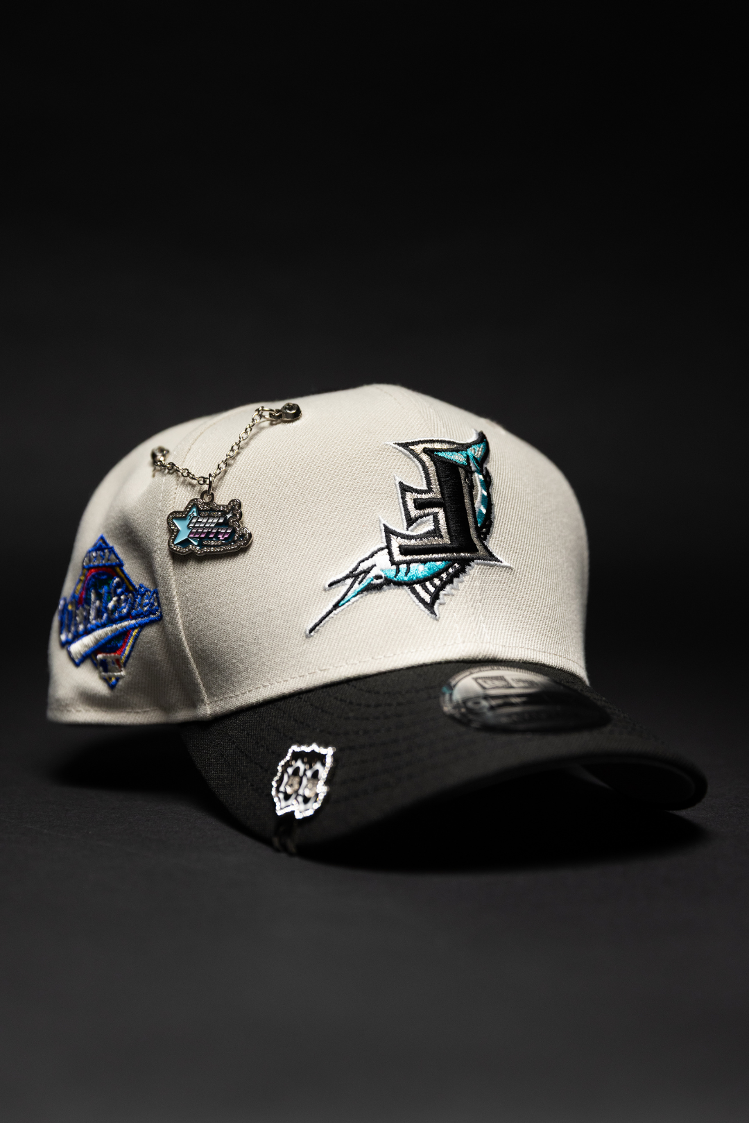 NEW ERA EXCLUSIVE 9FIFTY STONE GREY UPSIDE DOWN FLORIDA MARLINS SNAPBACK W/ WORLD SERIES SIDE PATCH
