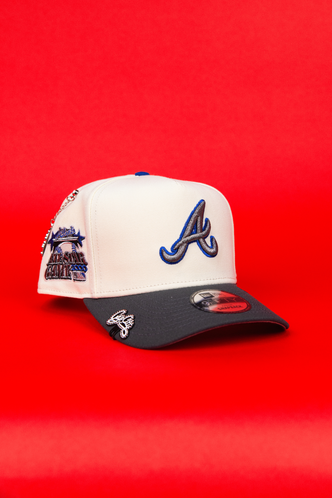 NEW ERA 9FIFTY A-FRAME CHROME/ GREY ATLANTA BRAVES SNAPBACK W/ 2000 ALL STAR GAME SIDE PATCH