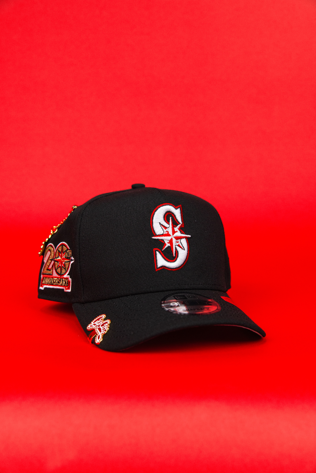 NEW ERA 9FIFTY A-FRAME BLACK SEATTLE MARINERS SNAPBACK W/ 20TH ANNIVERSARY SIDE PATCH