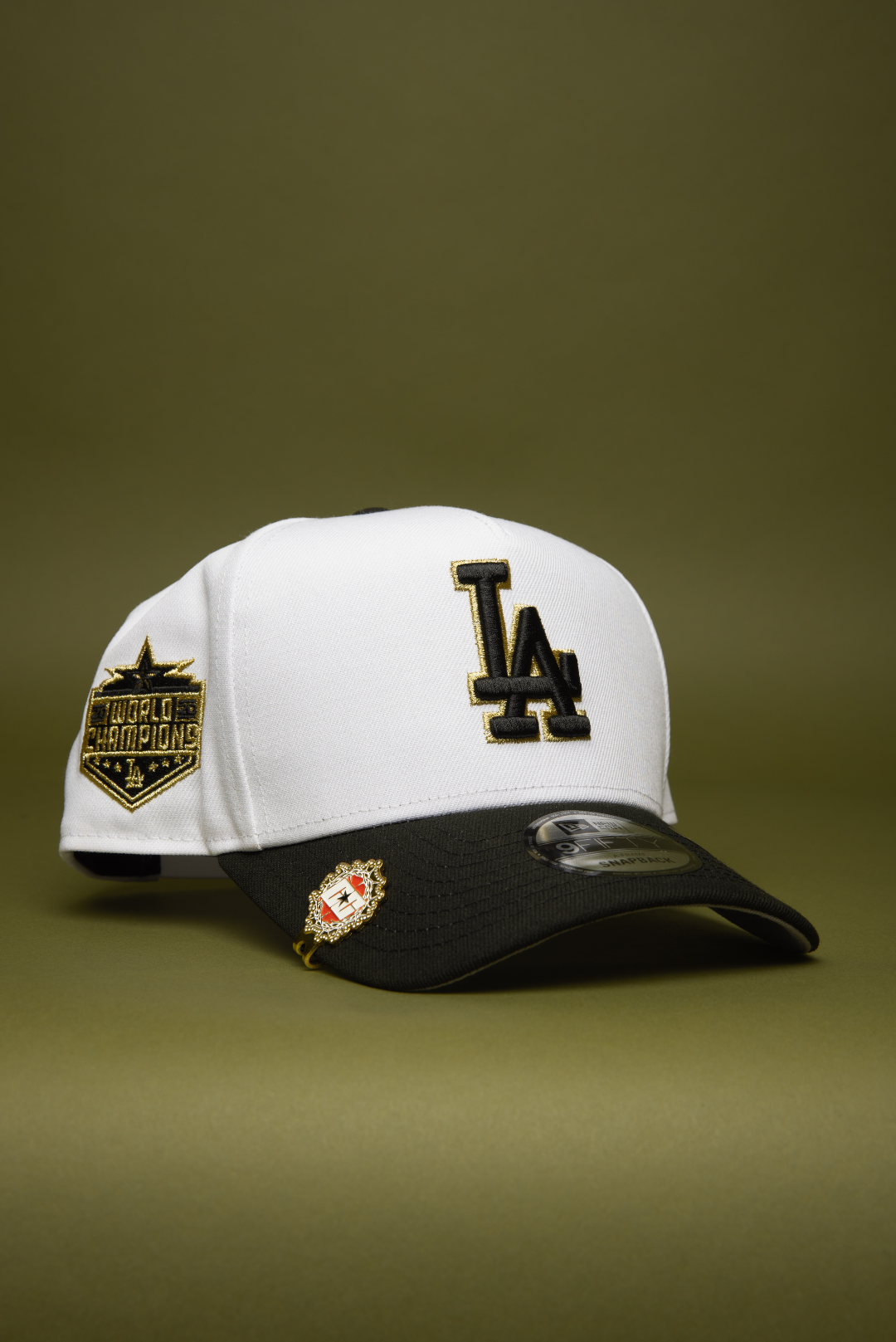 NEW ERA 9FIFTY A-FRAME PEARL WHITE LOS ANGELES DODGERS SNAPBACK W/ WORLD CHAMPIONS SIDE PATCH