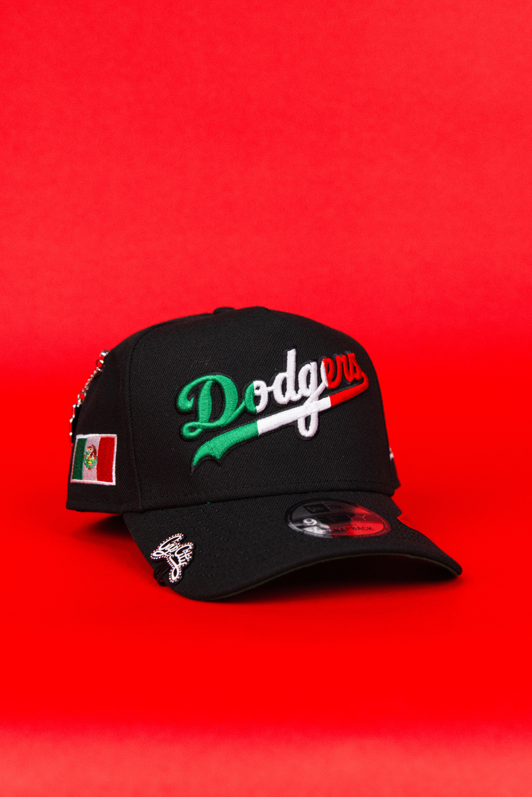 NEW ERA 9FIFTY A-FRAME BLACK LOS ANGELES DODGERS SNAPBACK W/ MEXICAN FLAG LOGO + MEXICAN FLAG SIDE PATCH