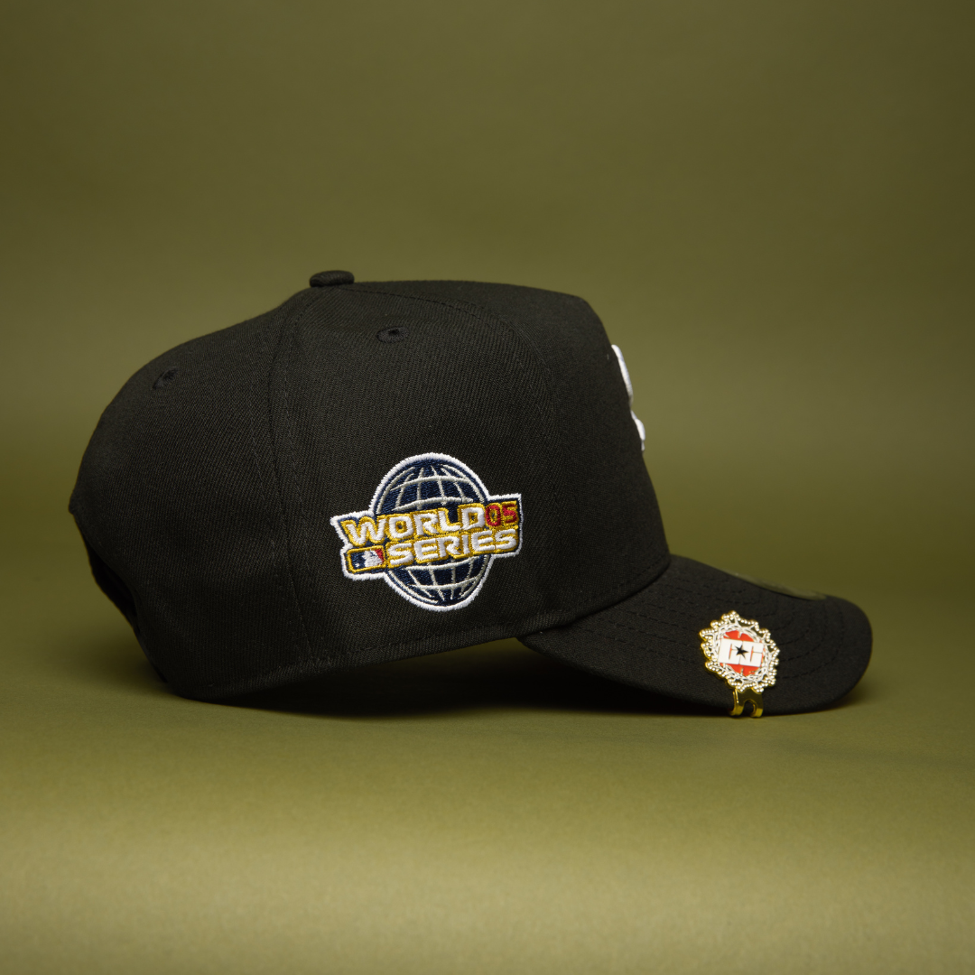 NEW ERA 9FIFTY A-FRAME BLACK CHIACGO WHITE SOX SNAPBACK W/ 2005 WORLD SERIES SIDE PATCH