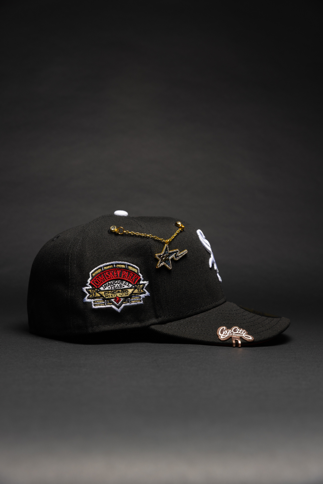 NEW ERA EXCLUSIVE 59FIFTY BLACK CHICAGO WHITE SOX W/ HEART + COMISKEY PARK SIDE PATCH